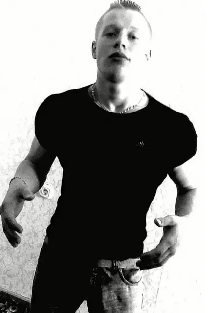 Палкасиныч из Магадана, ищу на сайте знакомства на одну ночь