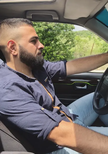 Альберт из Алупки, мне 30, познакомлюсь на одну ночь