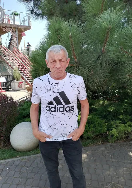 Я Саша, 66, знакомлюсь для совместных путешествий в Краснодаре