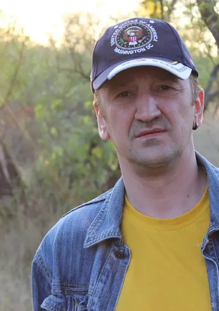 Артурчик из Брянска, мне 52, познакомлюсь на одну ночь