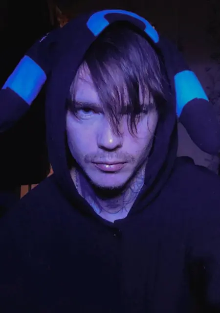 Александр из Саратова, мне 29, познакомлюсь для постоянных отношений