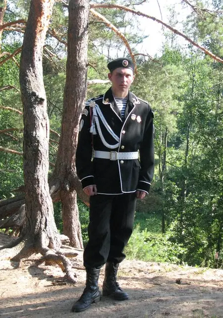 Сергей из Луги, мне 32, познакомлюсь на одну ночь