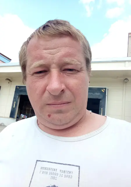 Я Костян, 40, из Орла, ищу знакомства без обязательств