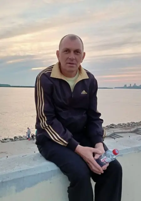 Константин из Хабаровска, мне 49, познакомлюсь на одну ночь