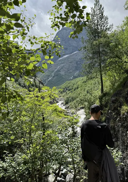 Я Даниил, 22, из Уфы, ищу знакомство для приятного времяпровождения