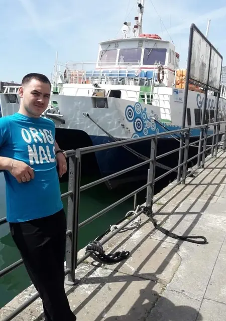 Я Іван, 31 років з Чернівців, шукаю знайомства без зобов'язань