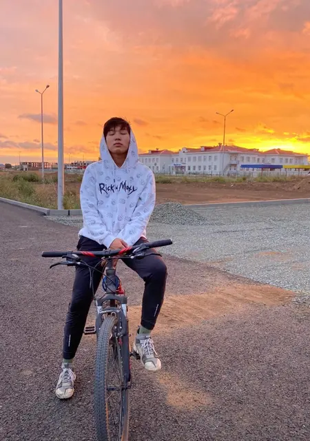 Алихан из Уральска, мне 25, познакомлюсь для приятного времяпровождения