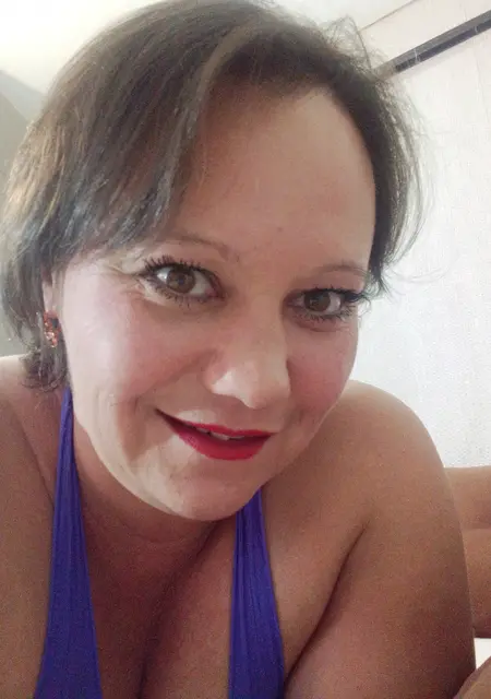 Алена из Челябинска, ищу на сайте знакомства без обязательств