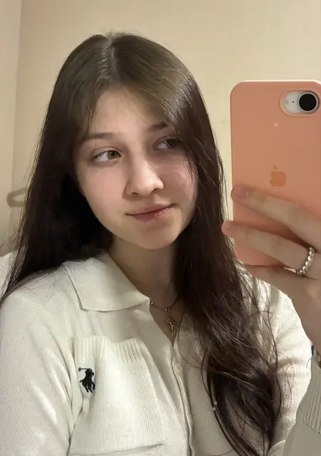 Я Ксения, 24, из Лабытнанги, ищу знакомство для приятного времяпровождения