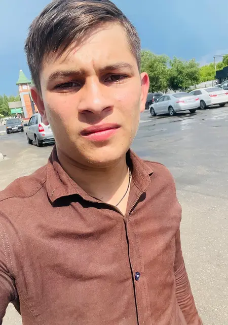 Я Игор, 21, из Грязей, ищу знакомства на одну ночь