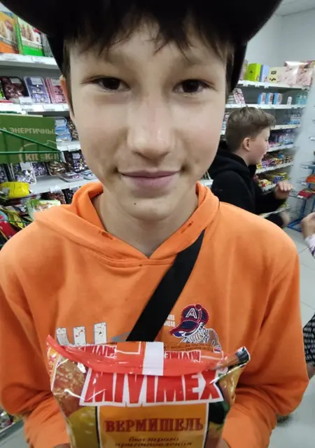 Я Артур, 21, из Можги, ищу знакомства без обязательств