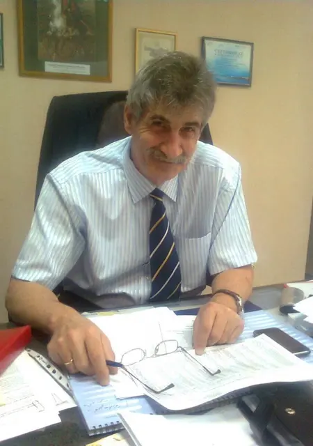 Я Александр, 75, из Санкт-Петербурга, ищу знакомство для общения