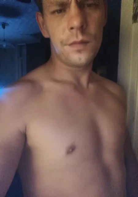 Вадим из Новосибирска, мне 32, познакомлюсь для приятного времяпровождения