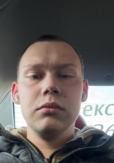 Я Сергей, 21, из Мурманска, ищу знакомства на одну ночь