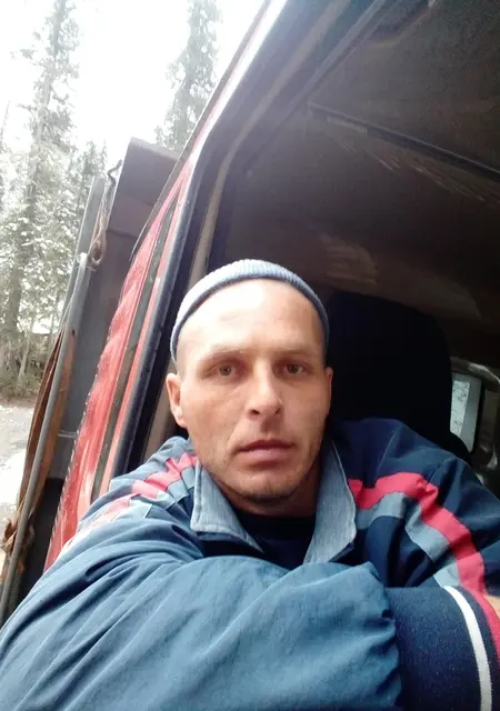 Михаил из Черногорска, мне 34, познакомлюсь на одну ночь