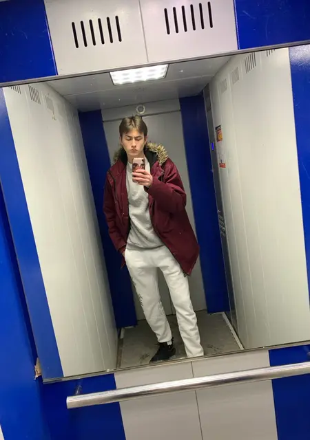 Я Егор, 21, из Одинцова, ищу знакомства без обязательств