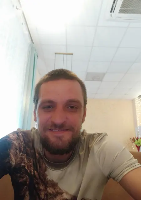 Я Дмитрий, 40, из Черновцов, ищу знакомства на одну ночь