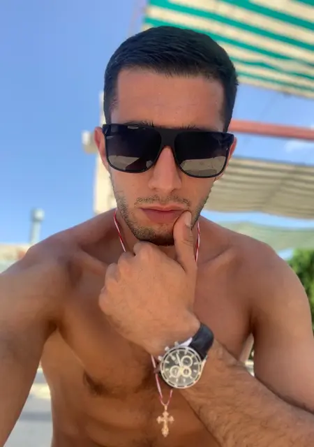 Сергей из Каменска-Уральского, мне 31, познакомлюсь на одну ночь