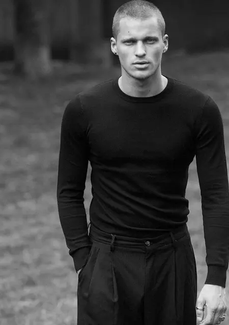 Mikhail из Черноморского, ищу на сайте знакомства на одну ночь