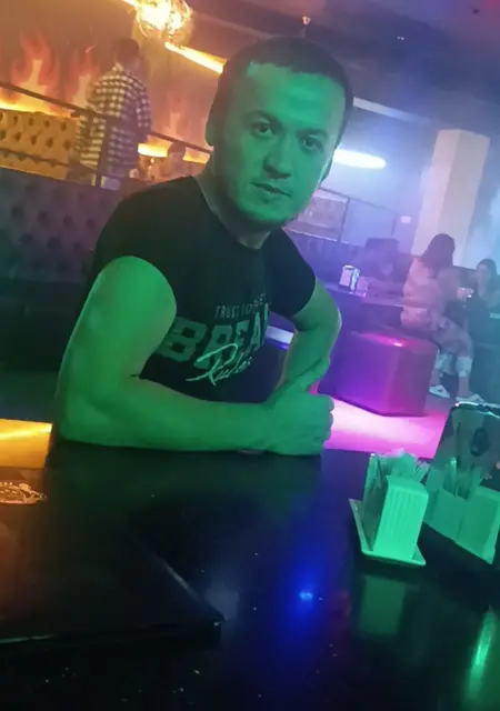 Боря из Севастополя, мне 30, познакомлюсь без обязательств