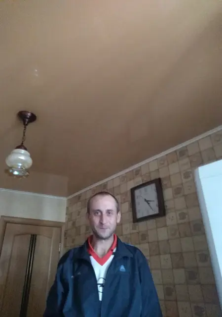 Я Сергей, 40, из Пинска, ищу знакомства без обязательств