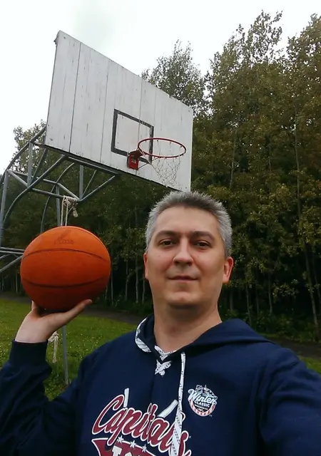 Я Дени, 46, из Долгопрудного, ищу знакомство для приятного времяпровождения