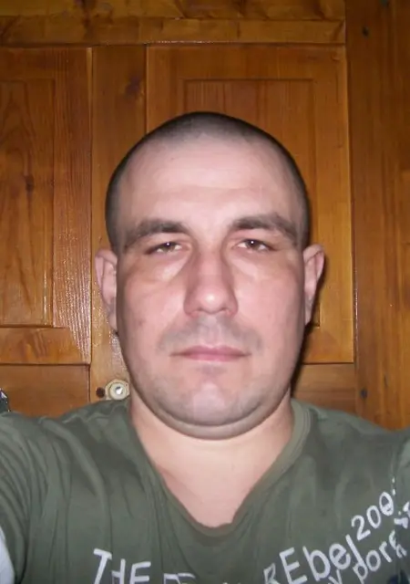 Я Виталий, 44, из Волжского, ищу знакомства без обязательств