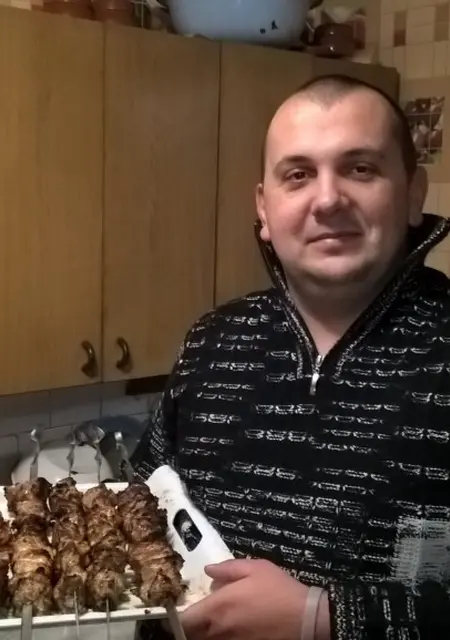 Я Владимир, 43, из Ровно, ищу знакомства без обязательств