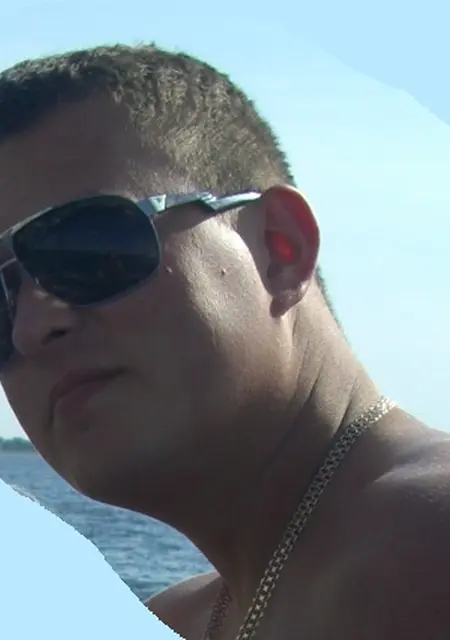 Я Сергей, 42, из Волжского, ищу знакомства на одну ночь