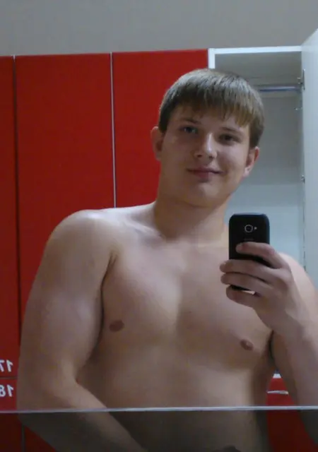 Валерий из Саратова, мне 32, познакомлюсь для дружбы