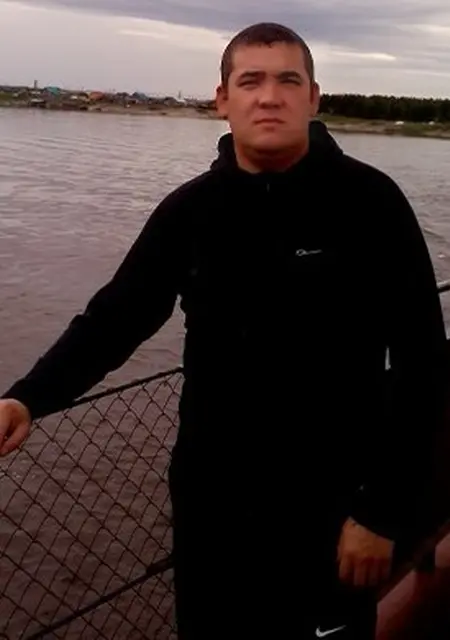 Я Вадим, 43, из Ухты, ищу знакомства без обязательств