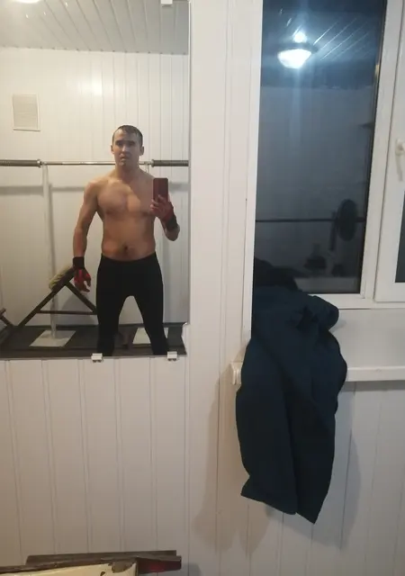 Марат из Омска, ищу на сайте знакомства на одну ночь