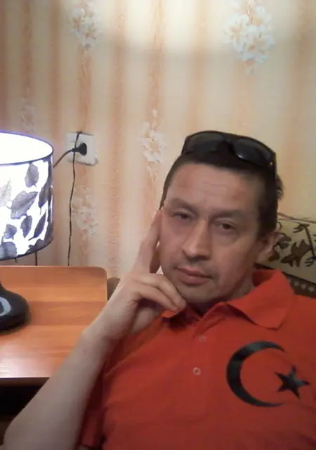 Рома из Великого Новгорода, мне 52, познакомлюсь на одну ночь