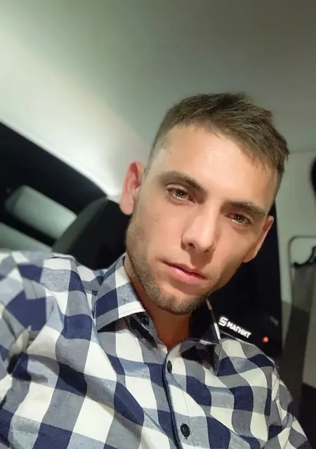 Александр из Невинномысска, ищу на сайте постоянные отношения