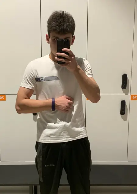 Я Artem, 19, знакомлюсь для приятного времяпровождения в Туле