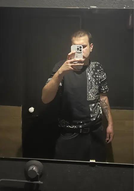 Rostislav из Новороссийска, мне 20, познакомлюсь без обязательств