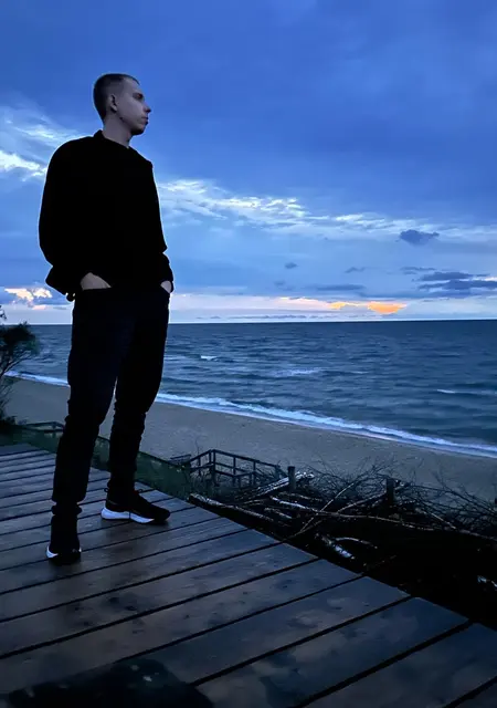 Никита из Копейска, мне 26, познакомлюсь на одну ночь