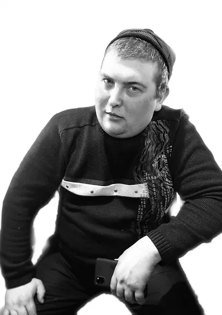 Я Михаил, 36, из Краснотурьинска, ищу знакомства без обязательств