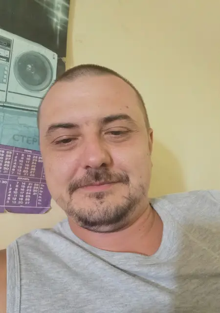 Я Антон, 38, из Воронежа, ищу знакомства без обязательств