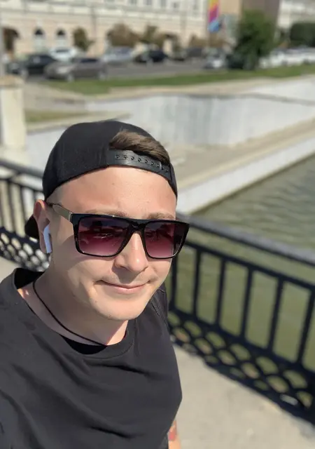 Я Кирилл, 31, из Астрахани, ищу знакомство для приятного времяпровождения