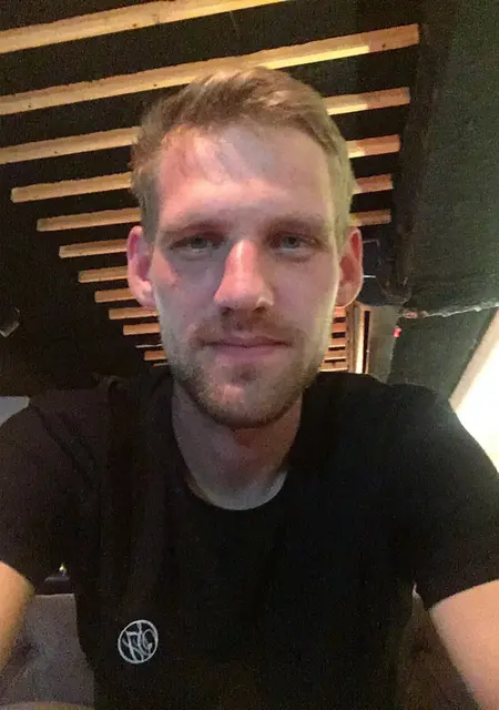 Я Эдуард, 28, из Ижевска, ищу знакомство для постоянных отношений