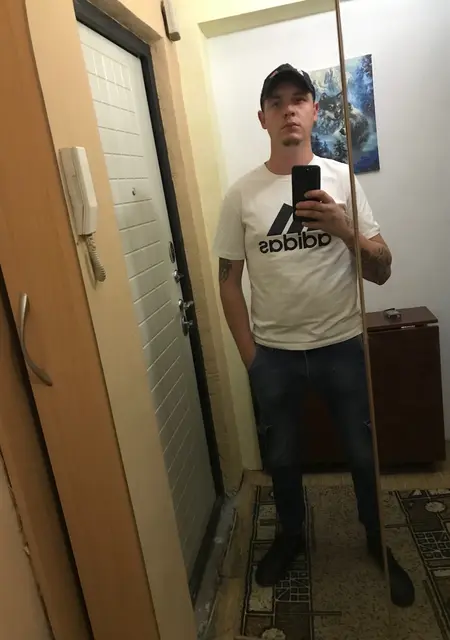 Я Артур, 27, из Бийска, ищу знакомства без обязательств