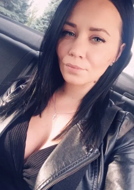 Марина из Волгограда, ищу на сайте постоянные отношения