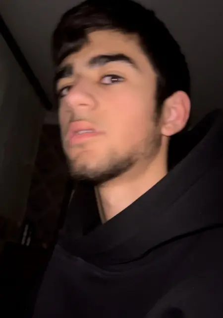 Я Сажид, 19, из Дербента, ищу знакомство для вирта