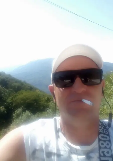 Я Серёга, 45, знакомлюсь без обязательств в Саратове