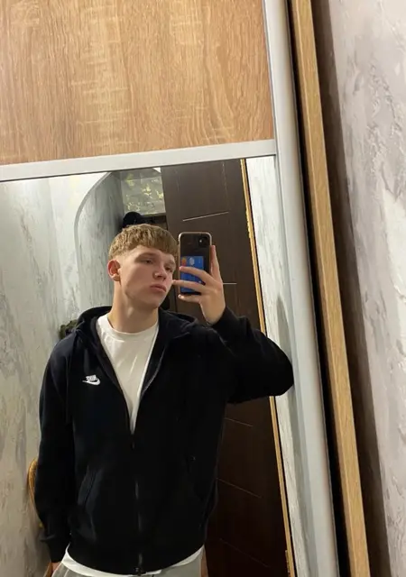 Роман из Новороссийска, ищу на сайте знакомства на одну ночь