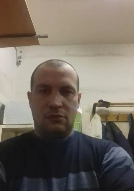 Я Иван, 41, знакомлюсь на одну ночь в Надыме