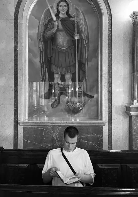 Я Георгий, 19, из Сургута, ищу знакомства без обязательств