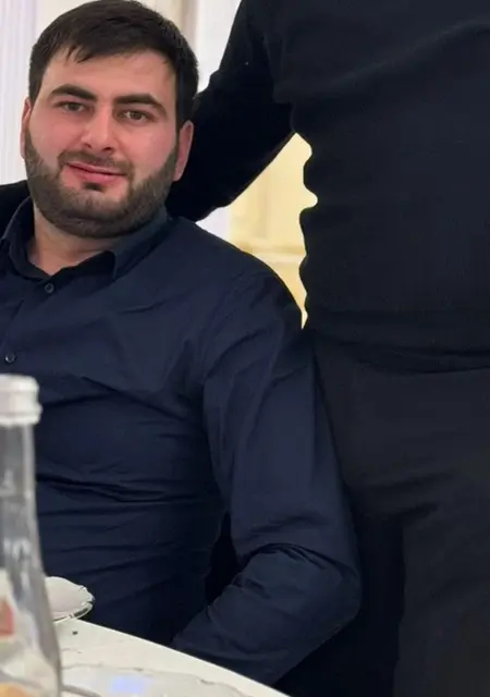 Я Эдуард, 30, знакомлюсь для общения в Санкт-Петербурге