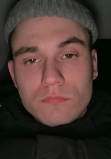 Максим из Тольятти, мне 25, познакомлюсь без обязательств